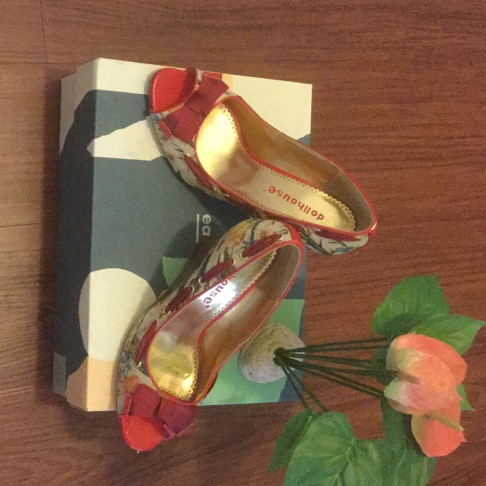 Super cute Dollhouse Wedges